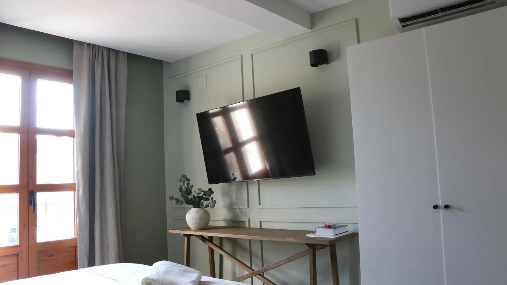 Beautiful & Comfy City Center Apartment Barcelona 0*,  Spain