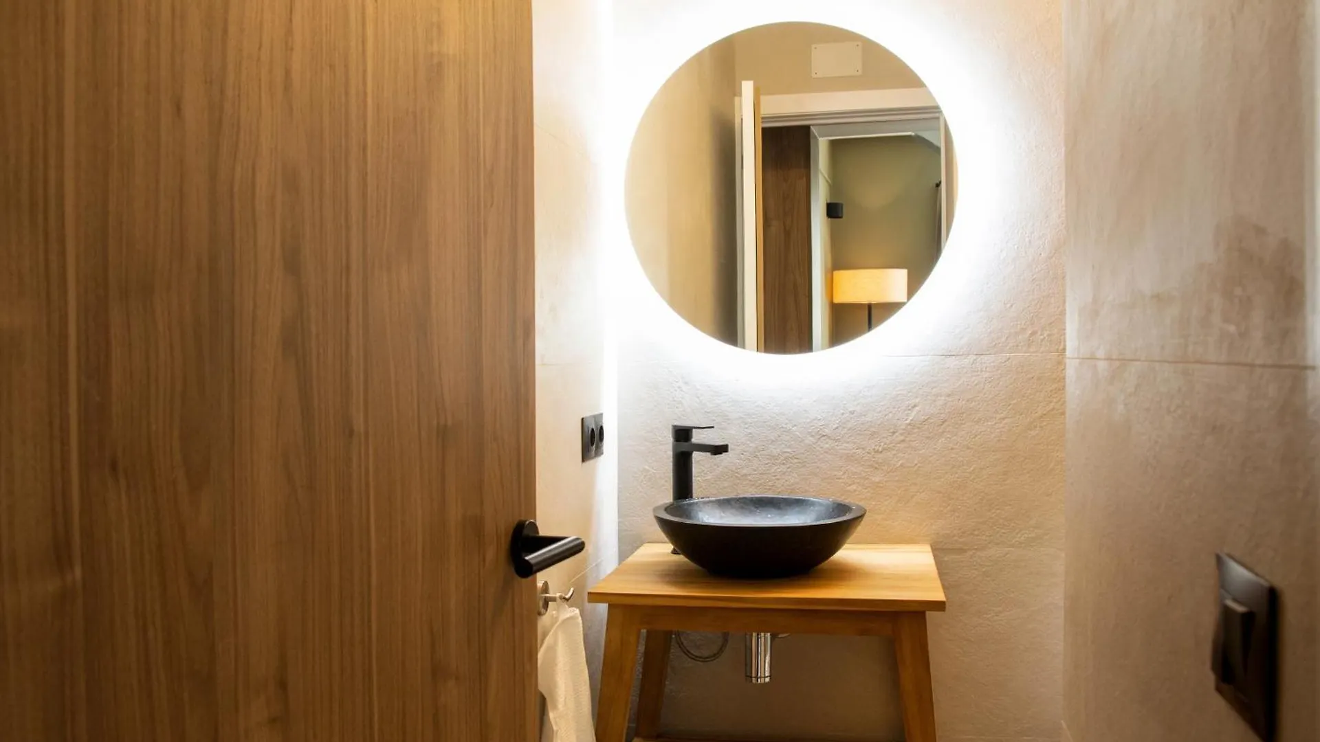 Beautiful & Comfy City Center Apartment Barcelona Spain