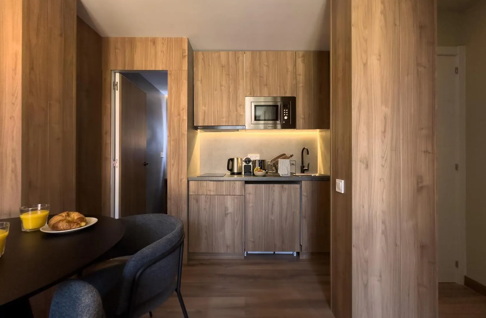 Beautiful & Comfy City Center Apartment Barcelona
