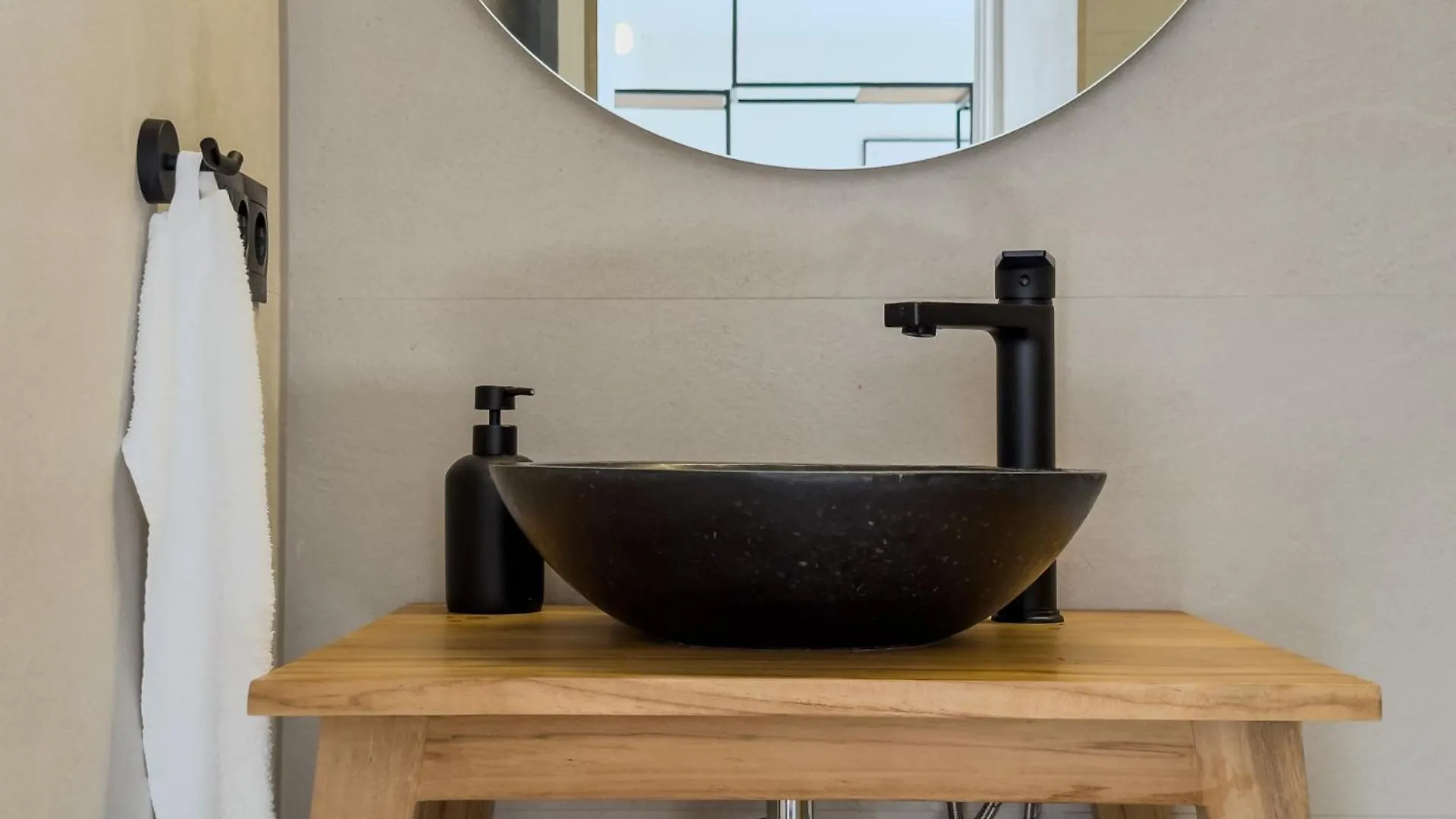Beautiful & Comfy City Center Apartment Barcelona