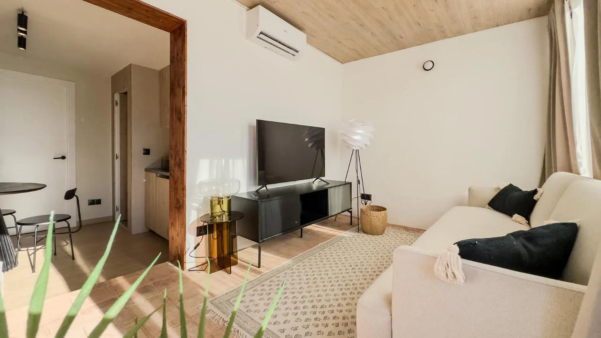 Beautiful & Comfy City Center Apartment Barcelona Spain