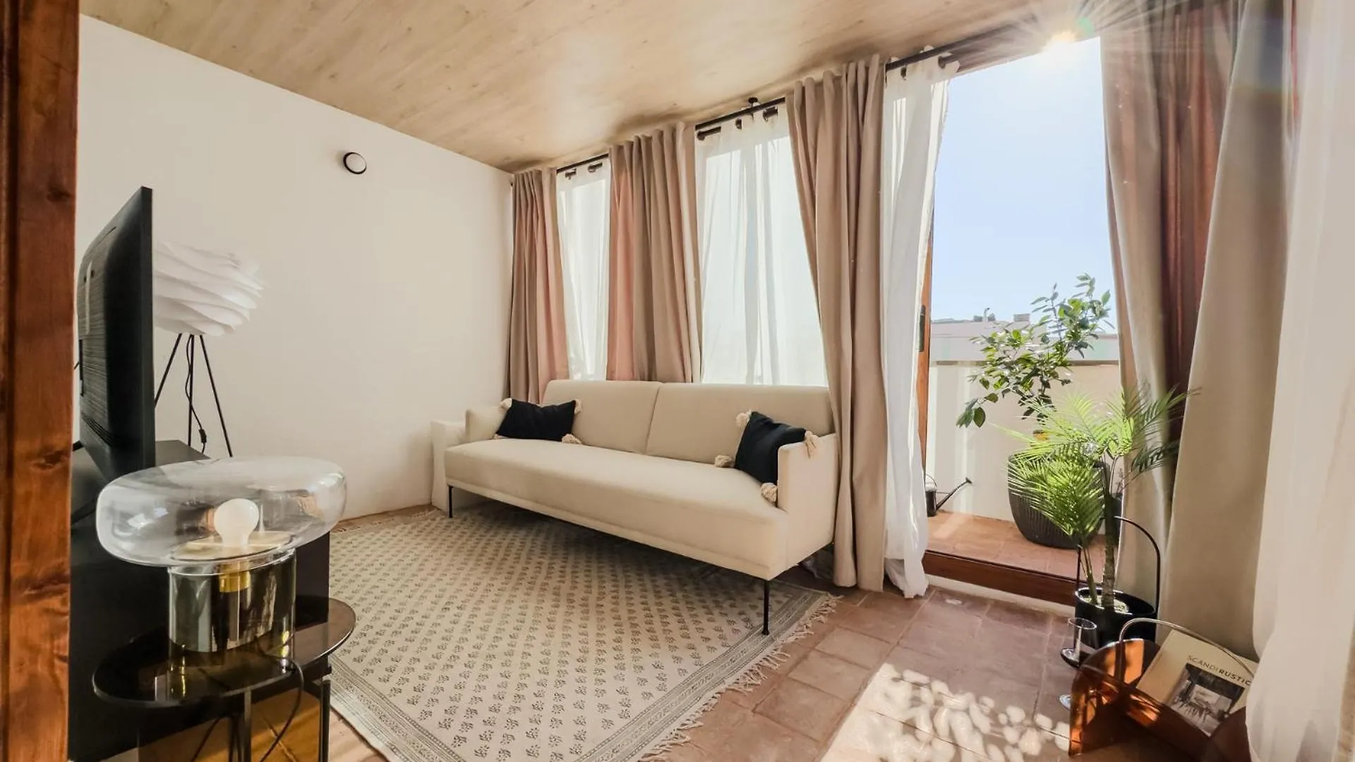 Beautiful & Comfy City Center Apartment Barcelona 0*,  Spain