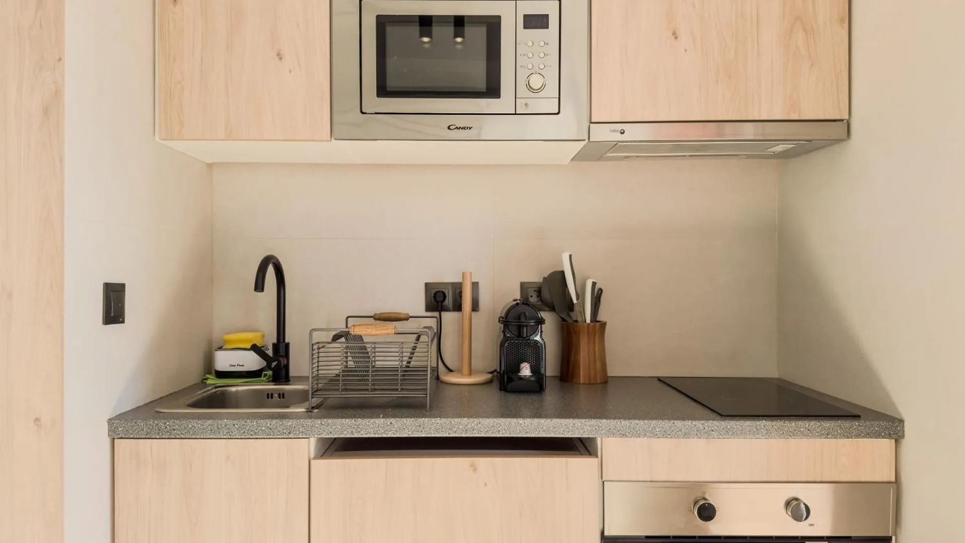 Beautiful & Comfy City Center Apartment Barcelona 0*,  Spain