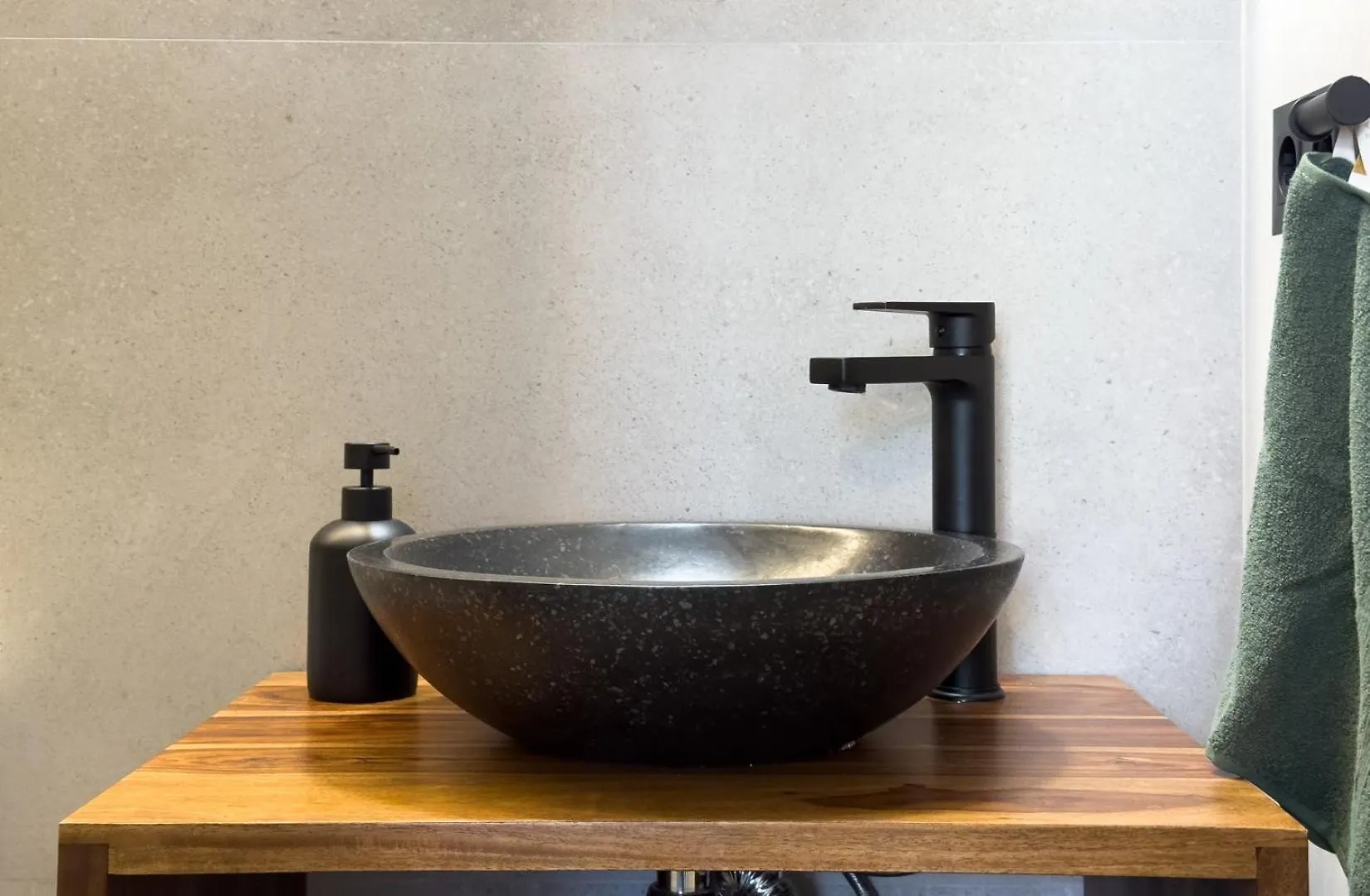 Beautiful & Comfy City Center Apartment Barcelona