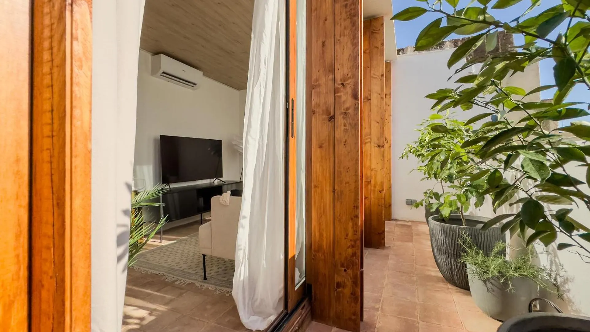 Beautiful & Comfy City Center Apartment Barcelona 0*,  Spain